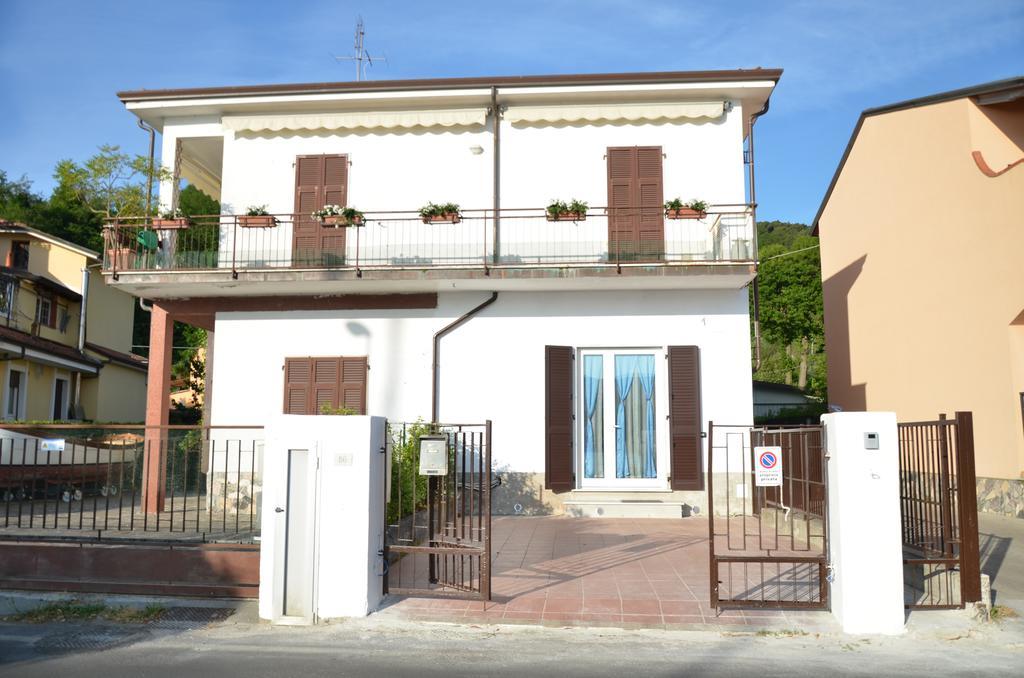 La Perla Del Magra Holidays House Монте-Марчелло Экстерьер фото